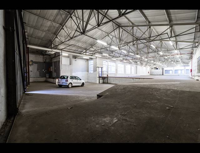 2,000M² WAREHOUSE FOR SALE IN VILLAGE MAIN